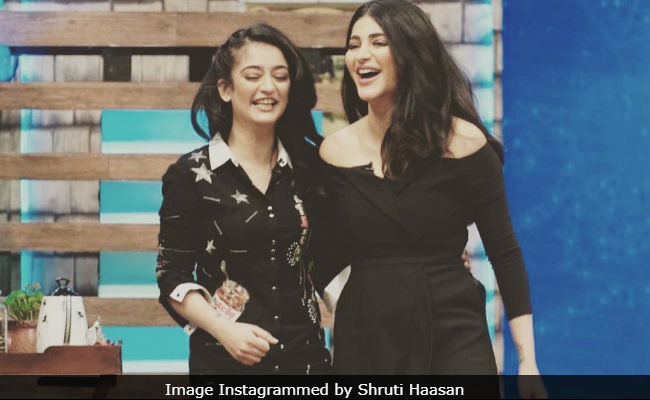 Shruti Haasan And Sister Akshara Pick Their 'Favourite' Throwback Pic
