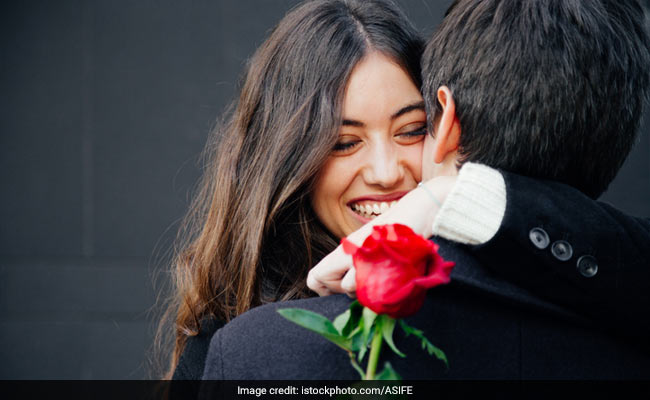 प्यार करने के लिए ये स्कूल टीचरों को देता है Love Leave, हर महीने मिलती हैं इतनी छुट्टियां