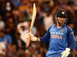 IND vs NZ: टीम इंडिया होती है फ्लॉप तो एमएस धोनी बनते हैं 'मसीहा', कर चुके हैं ये कारनामा IND vs NZ: टीम इंडिया होती है फ्लॉप तो एमएस धोनी बनते हैं 'मसीहा', कर चुके हैं ये कारनामा