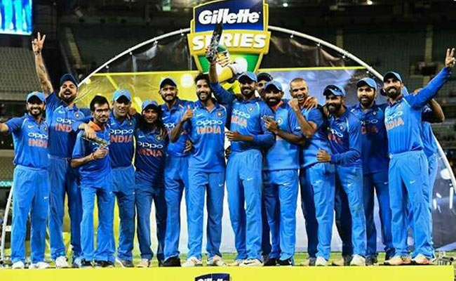 IND vs AUS: क्रिकेट ऑस्ट्रेलिया से ज्यादा प्राइज मनी Online Quiz पर, ट्रोलर्स बरसे,  धोनी ने लिया 'यह फैसला'