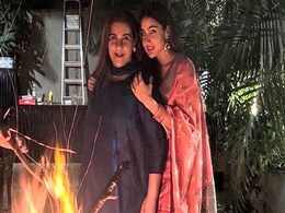 सारा अली खान ने मम्मी अमृता सिंह के साथ इस अंदाज में मनाई लोहड़ी, Photo हुईं वायरल सारा अली खान ने मम्मी अमृता सिंह के साथ इस अंदाज में मनाई लोहड़ी, Photo हुईं वायरल