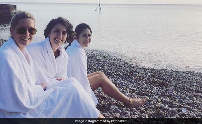 कैटरीना कैफ ने बर्फीली नदी में लगा डाली डुबकी और फिर...देखें Video