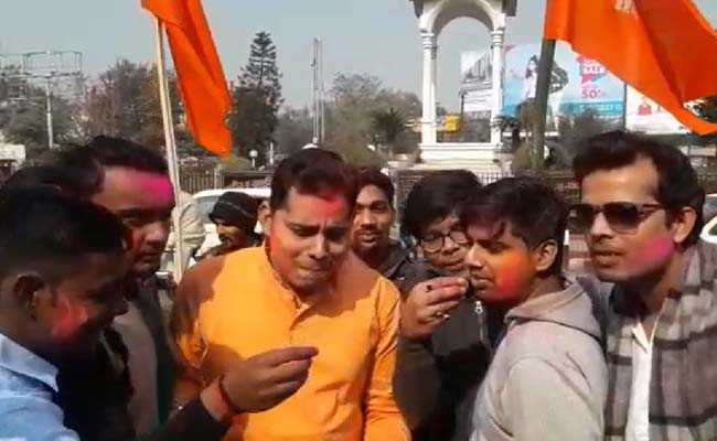 अगड़ी जातियों के ग़रीबों के आरक्षण पर पिछड़ी जाति के नेताओं और दलों में बेचैनी क्यों?