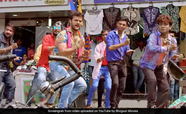 खेसारी लाल यादव की 'कुली नंबर 786' ने बरपाया कहर, YouTube पर 19 लाख के पार- देखें Video खेसारी लाल यादव की 'कुली नंबर 786' ने बरपाया कहर, YouTube पर 19 लाख के पार- देखें Video