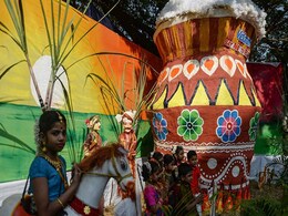 Happy Pongal 2021: Here's How Tamil Nadu Is Celebrating Pongal Today Happy Pongal 2021: Here's How Tamil Nadu Is Celebrating Pongal Today