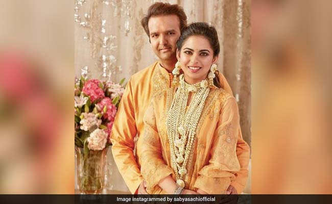 New Pics From Isha Ambani's <i>Haldi</i> Ceremony Are Going Viral. Seen Them Yet?