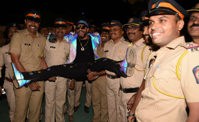 Vaani Kapoor On Ranveer Singh Being Trolled For Pic With Cops: "It's A Norm"