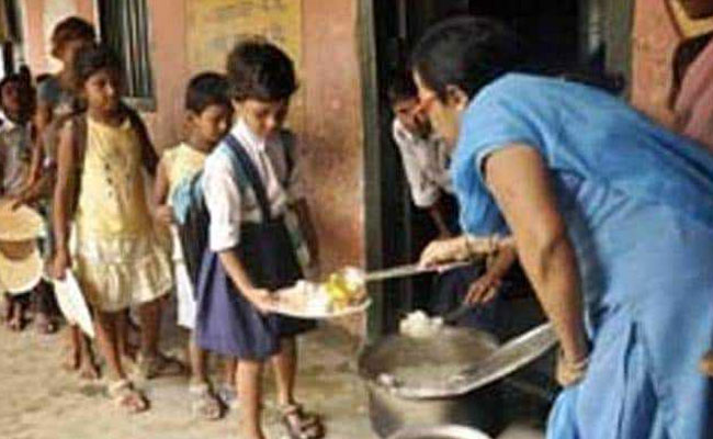 Central Team Visits Schools In Bengal To Review Midday Meal Scheme