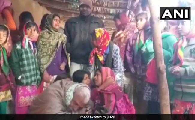 हाजीपुर में आपराधियों ने एक शख्स को तो जमुई में मुखबिरी के शक में नक्सलियों ने दो को गोली मारी