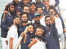 कुछ ऐसे चेतेश्वर पुजारा के 'शब्दों' ने रणजी क्वार्टरफाइनल में सौराष्ट्र टीम में भरा आत्मविश्वास कुछ ऐसे चेतेश्वर पुजारा के 'शब्दों' ने रणजी क्वार्टरफाइनल में सौराष्ट्र टीम में भरा आत्मविश्वास