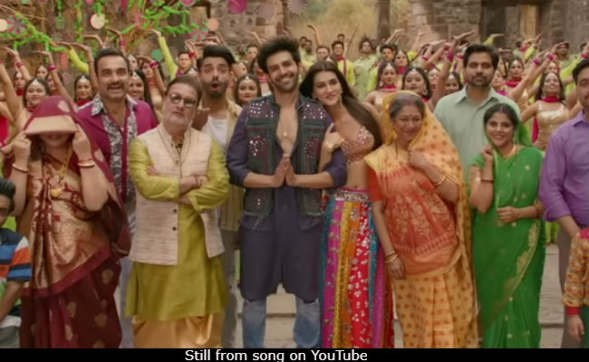 <I>Luka Chuppi</i> Song <I>Poster Lagwa Do</i>: Kriti Sanon, Kartik Aaryan Introduce Yet Another Redux
