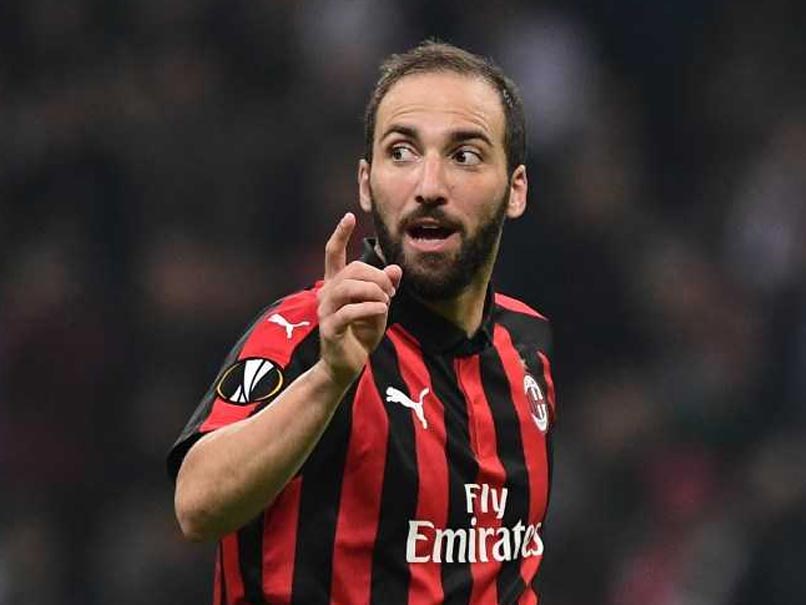 AC Milan's Gonzalo Higuain Poised For Chelsea Move: Report