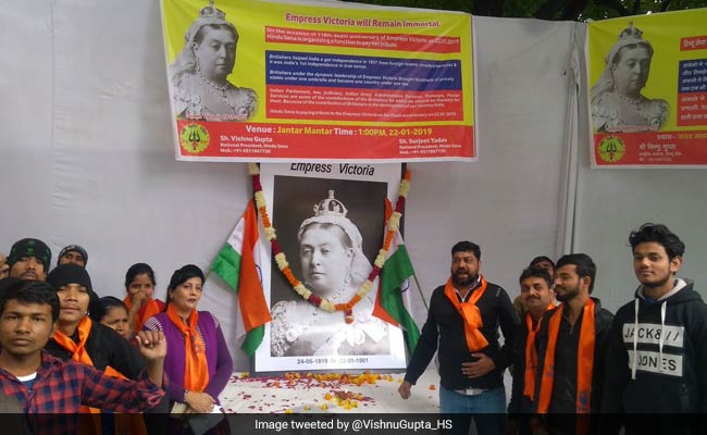 Fringe Group Pays Tribute To Queen Victoria, Praises British Empire