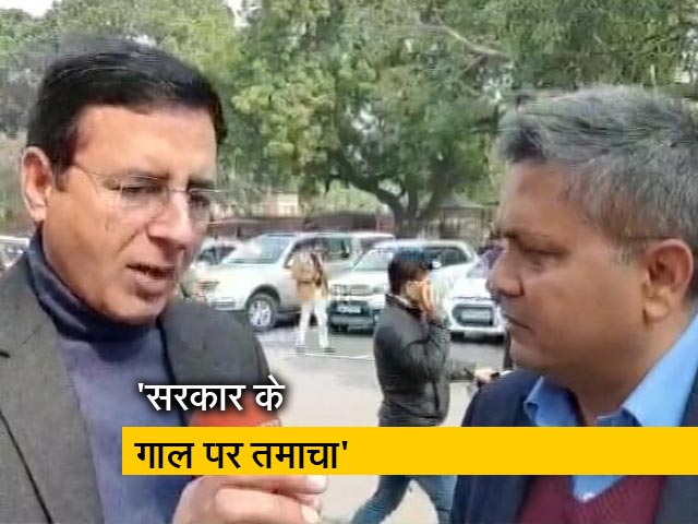 आलोक वर्मा पर SC के फैसले के बाद बोले सुरजेवाला, यह मोदी सरकार के गाल पर तमाचा