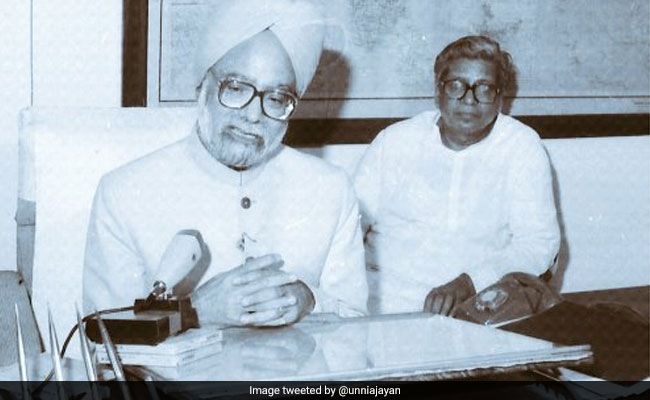 Budget: जब मनमोहन सिंह ने सुनाई शायरी, बजट के दौरान ऐसे दिखे वित्त मंत्रियों के अंदाज