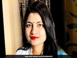 आईएएस बी चंद्रकला ने सोशल मीडिया के जरिए साधा निशाना, लिखा- सुनो, ऐ सरकारें हत्यारी, तुम जाने की, करो तैयारी आईएएस बी चंद्रकला ने सोशल मीडिया के जरिए साधा निशाना, लिखा- सुनो, ऐ सरकारें हत्यारी, तुम जाने की, करो तैयारी
