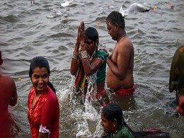 Lakhs Of Kumbh Devotees Celebrate Makar Sankranti, Bathe In Holy Water Lakhs Of Kumbh Devotees Celebrate Makar Sankranti, Bathe In Holy Water
