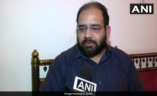 Delhi Family Maintains The Tradition Of Buying First Smart Cards Of Metro