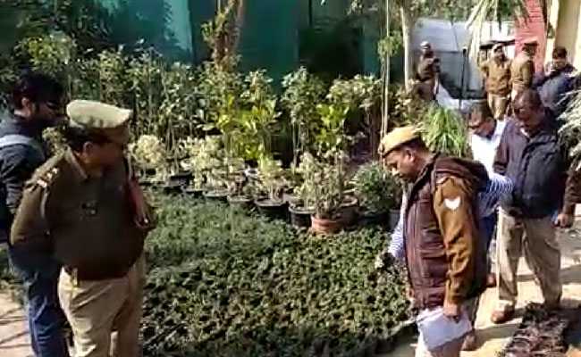 नोएडा की एक नर्सरी में मिले दो मालियों के शव, एक की हत्या की गई