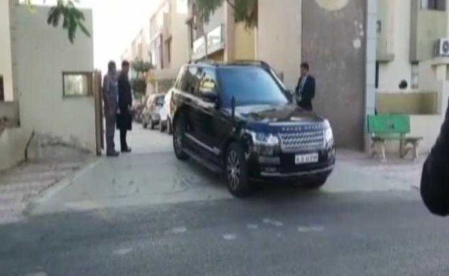 PM Modi Meets His Mother At Gujarat Home