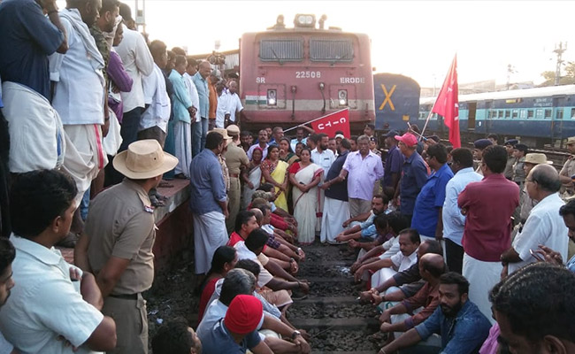 Trains Delayed, Buses Off Roads In Kerala Amid <i>Bharat Bandh</i>