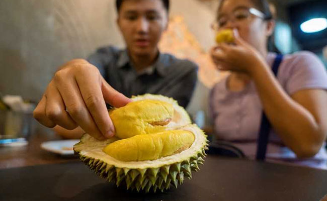 Chinese Hunger For "World's Smelliest Fruit" Durian Threatens Malaysian Rain Forests