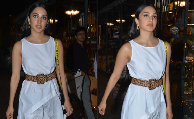 In Black And White, Kiara Advani Sets Airport Style Goals. Get Her Look