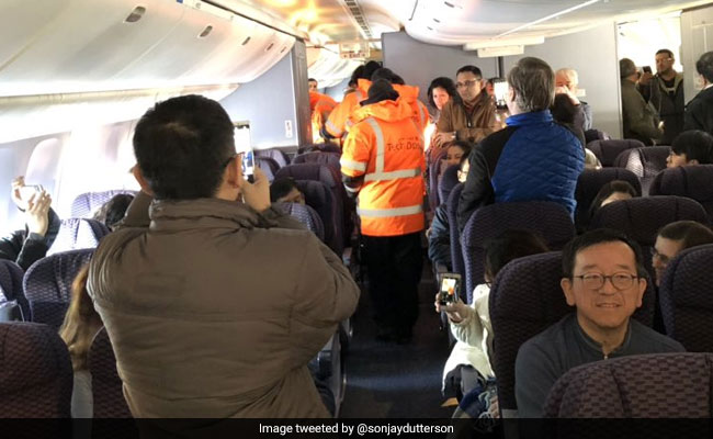 Passengers Shiver In 16-Hour Wait Inside Plane On Frigid Canadian Tarmac
