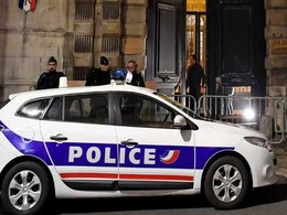 "Money Spent Unacceptable": Yellow Vest Protesters Attack French Ministry "Money Spent Unacceptable": Yellow Vest Protesters Attack French Ministry