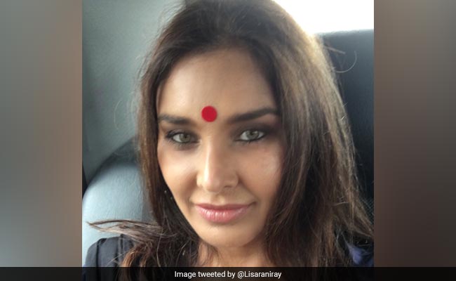 Lisa Ray को लड़के ने ट्विटर पर बोला, 'उम्र हो चुकी है', एक्ट्रेस ने ऐसे दिया मुंह तोड़ जवाब