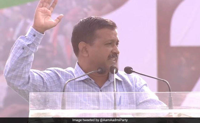 As Mamata Banerjee On '<i>Dharna</i>', Arvind Kejriwal Extends Support
