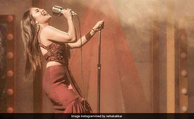 नेहा कक्कड़ का फिर चला जादू, 'आंख मारे' पर मचाया ऐसा धमाल- Video हुआ वायरल