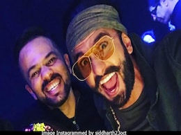At <I>Simmba</i>'s Success Bash, Ranveer Singh Stole The Show With Jumma Chumma Gig At <I>Simmba</i>'s Success Bash, Ranveer Singh Stole The Show With Jumma Chumma Gig