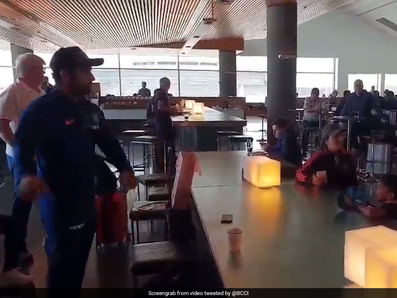 शिखर धवन की बेटी से डांस सीखने की कोशिश करते रोहित शर्मा का VIDEO, सामने बैठी थीं आयशा