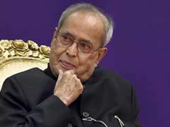 প্রণব মুখোপাধ্যায় ভেন্টিলেটর সহযোগিতায় থাকলেও স্থিতিশীল রয়েছেন