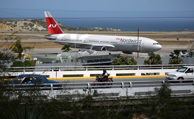 Russian Jet's Arrival Fires Up Venezuelan Social Media Amid US Sanctions