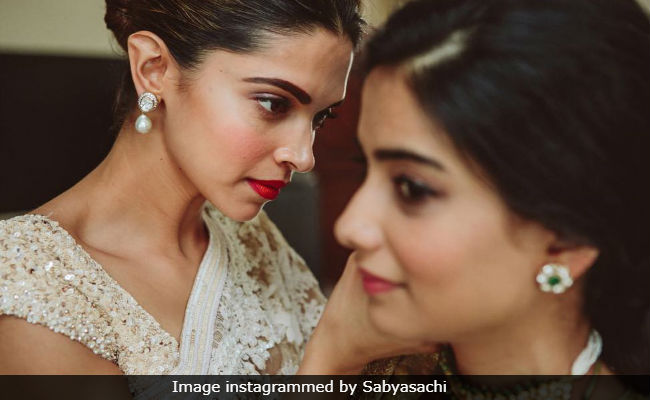 'Looks Like Deepika Padukone's Photoshoot': The Internet On Viral Pics From Her Friend's Wedding