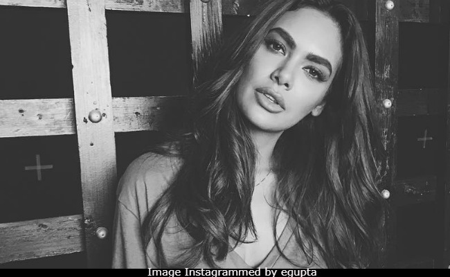 Twitter's Not Buying Esha Gupta's Apology For 'Racist' Comment On Nigerian Footballer Alex Iwobi