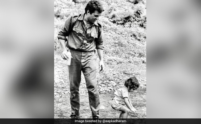 Dharmendra Thanks Fans For 'Loving' Birthday Wishes For Son Bobby Deol With This Throwback Pic