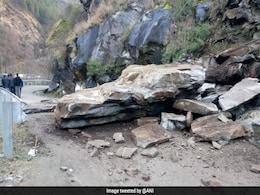 म्यांमार में भूस्खलन की चपेट में आई खदान, दबकर 13 की मौत म्यांमार में भूस्खलन की चपेट में आई खदान, दबकर 13 की मौत