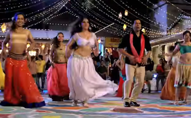 निरहुआ और संभावना सेठ ने  'फुर्र से चिरैया उड़ जाई' पर मचा दिया धमाल, झट से वायरल हो गया Video