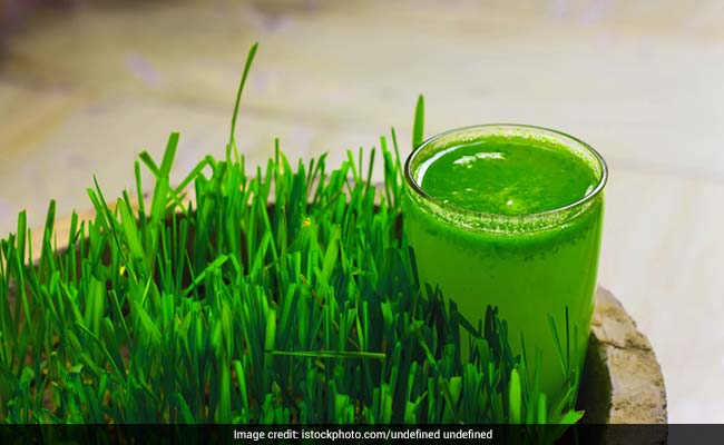 Wheatgrass is a good source of protein and can help in losing weight