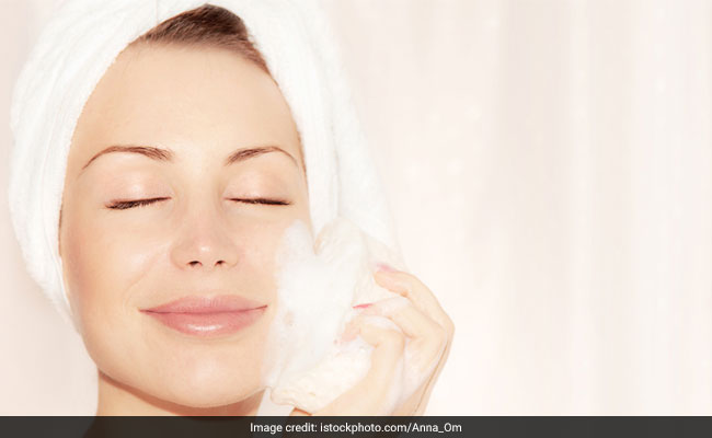 Winter always wreaks havoc on the skin by stealing moisture out of it.
