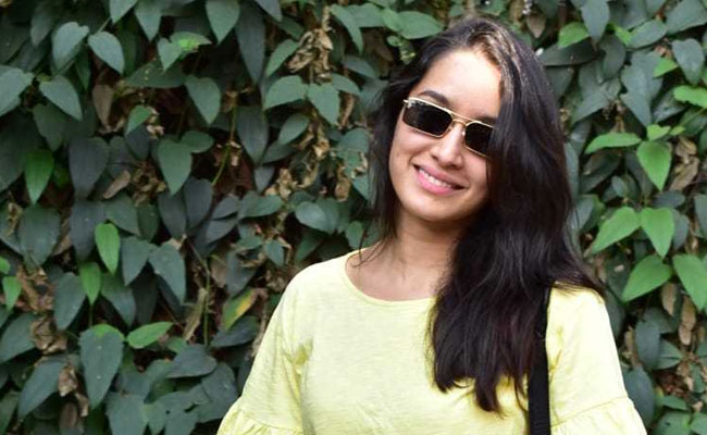 Shraddha Kapoor's Casual Outfit Is Giving Off Some Serious Summer Vibes. Get Her Look
