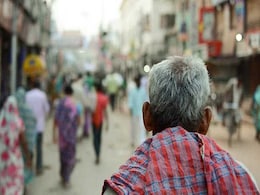 कोविड की दूसरी लहर ने भी देश में छीनीं लाखों नौकरियां, 75 लाख से ज्यादा लोग हुए बेरोजगार कोविड की दूसरी लहर ने भी देश में छीनीं लाखों नौकरियां, 75 लाख से ज्यादा लोग हुए बेरोजगार