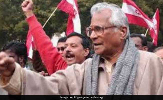 George Fernandes' Last Rites After Son Arrives From The US
