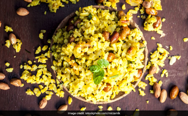 Idli sambhar, upma and poha are a few Indian foods that are weight loss friendly