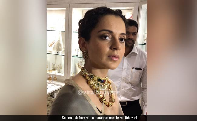 कंगना रनौत ने करणी सेना को फिर दे डाली सख्त चेतावनी, माफी मांगने से किया साफ इनकार, देखें Video