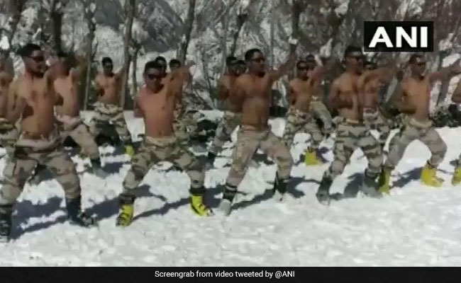 How's The Josh : 11 हजार फुट की ऊंचाई, खून जमा देने वाली ठंड और भारतीय जवानों का मार्शल आर्ट, देखें VIDEO