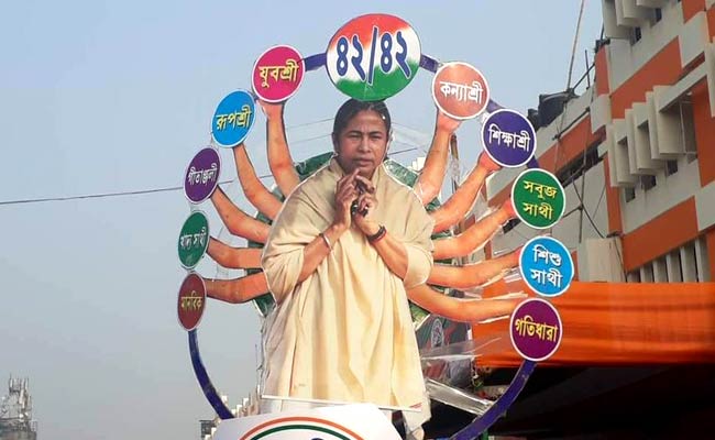 कोलकाता रैली में ममता बनर्जी ने दिया नारा : ‘बदल दो, बदल दो, दिल्ली की सरकार बदल दो’